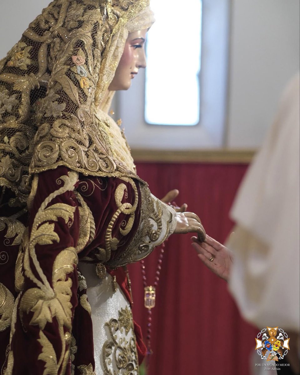 hdadstagenoveva's tweet photo. 𝗕𝗘𝗦𝗔𝗠𝗔𝗡𝗢𝗦 |
La memoria de una devoción que perdura.

📷 Juan Adrián Calderón (@JuanAdrian91)

#HdadSantaGenoveva
#PorunMundoMejor
#SeptiembredeMercedes https://t.co/sre3foVRgh
