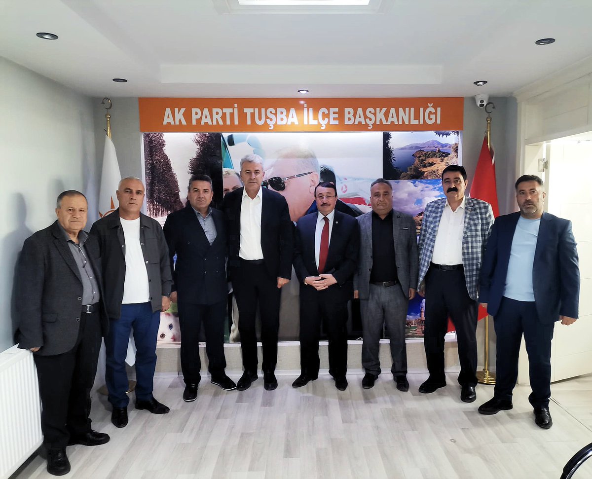 umitkanan72's tweet photo. 📍 AK Parti Tuşba İlçe Başkanlığı

Kadim Aşiretleri Federasyonu (KAF) yönetiminden, Ezdinan Aşireti kanaat önderlerinden Salih Özbek ve Xaviştan (Havistan) Aşireti kanaat önderlerinden Hüsnü Artin’i ilçe başkanlığımızda ağırladık.

Nazik ziyaretleri, samimi sohbetleri ve kıymetli görüşleri için kendilerine teşekkür ediyorum. Hemşehrilerimizle bir araya gelmeye, istişarelerimizi sürdürmeye ve Tuşba’mız için çalışmalarımıza devam ediyoruz.

#AKPartiTuşba
#TürkiyeYüzyılı

@ahmetbuyukgumus @mustafaalkayis @Recep_ayd25 @K_Turkmenoglu_V @Burhan_Kayaturk @ArvasAbdulahat  @serdaraysan65 

@akparti @AKGMTeskilat @akpartivan @vanaktusba