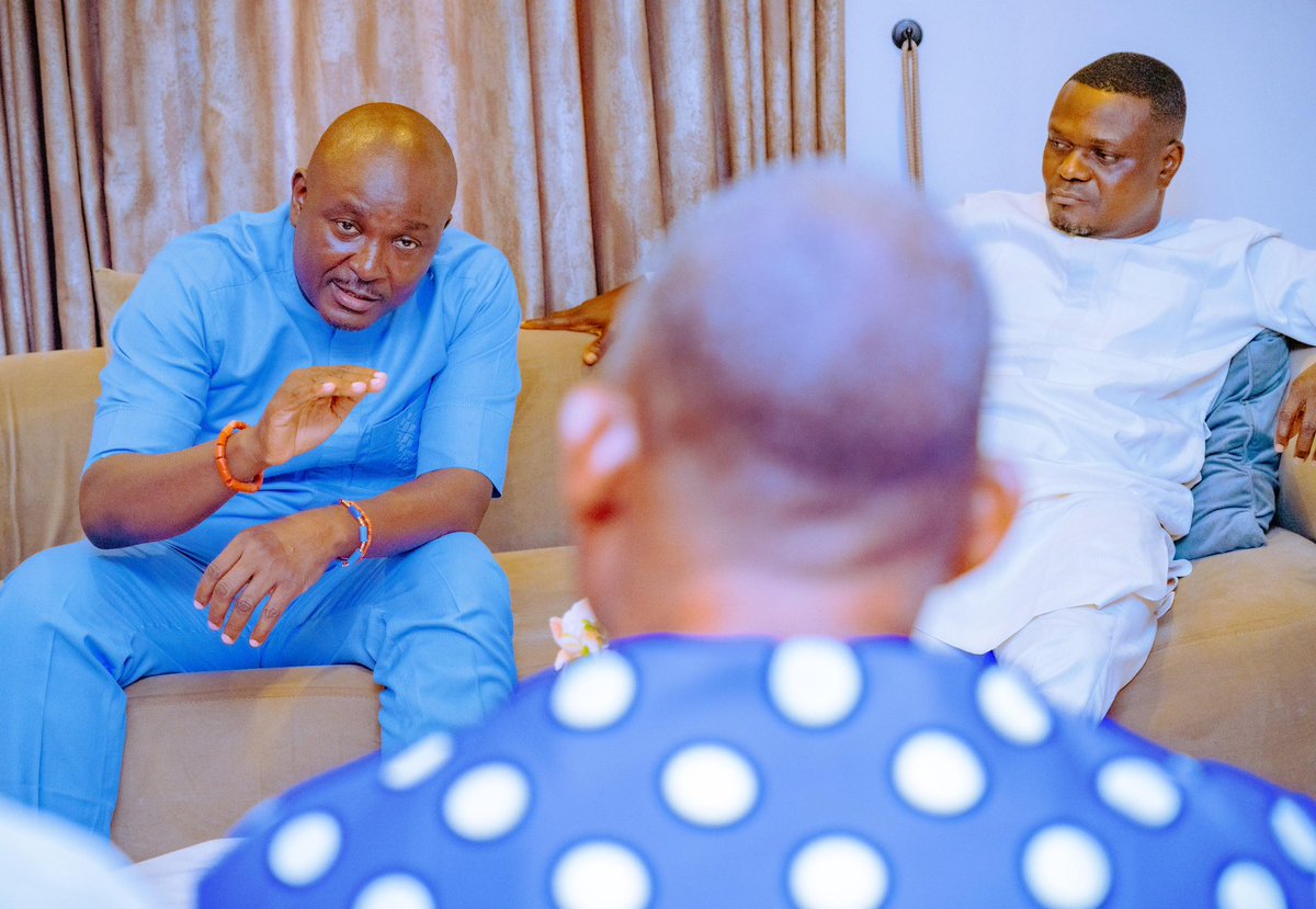 akinalabi's tweet photo. Very fruitful engagement with representatives of landlords in Oluwo, Ward 9, Egbeda LGA. For five years, they have pleaded with the local and state governments over the deplorable state of roads in their community, with little response. We discussed a pathway to getting the road done. 

As my next major road project is the 13km Badeku/Jago Road in Ona-Ara,  I have offered an initial palliative intervention to ease the situation. I will then contact relevant federal agencies to explore how I can facilitate the construction of the road.

Hon Akin Alabi
Egbeda/Ona-Ara Federal Constituency 
Aare Onibon Olubadan of Ibadanland