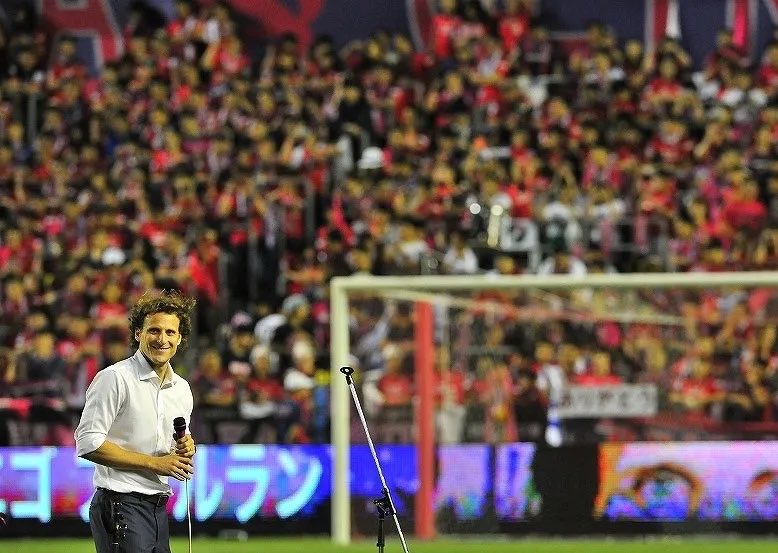 CerezoZlatan's tweet photo. フォルラン、セレッソ退団の時に監督としてまた日本に帰ってくるって言ってたけど、まさかウルグアイ代表監督として帰ってくるとは思わんやん https://t.co/8WUPf1CgIJ