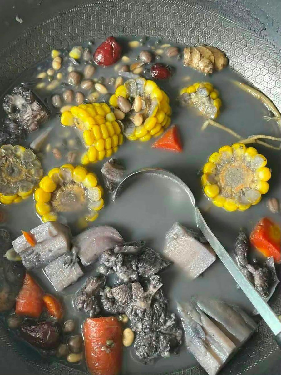 noirwishlist's tweet photo. udah niat masak sayur asem buat anak, berharap makannya lahap… ternyata baru buka panci aja udah ditolak 😭
belum dicicipin, belum tau rasanya, tapi udah bilang nggak mau 😭

salahku dimana ya? 😭 https://t.co/D4yZcVJ6O7