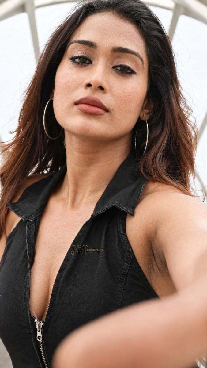 poes_gardener's tweet photo. @powerhoouse007 Once a Bi, always a Bi 😋🤤🥵🫦
(Frame ah parunga ji... Naara munda epdi Iruka...) https://t.co/ZonFnVuEYd