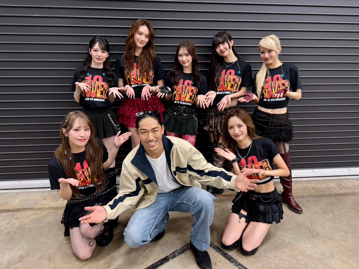 Girls2_official's tweet photo. ️‍🔥𝐇𝐢𝐆𝐇&amp;𝐋𝐎𝐖 𝟏𝟎𝐭𝐡 𝐀𝐍𝐍𝐈𝐕𝐄𝐑𝐒𝐀𝐑𝐘 𝐅𝐄𝐕𝐄𝐑❤️‍🔥

EXILE AKIRAさん、EXILE SHOKICHIさん
川村壱馬さん、与那嶺瑠唯さん
お写真ありがとうございました📸✨
憧れの「HiGH＆LOW」の世界観に
入らせていただくことが出来て嬉しかったです🙇🏻‍♀️

#HiGH_LOW @HiGH_LOW_PR 
#ハイロー10周年 https://t.co/MKYAmffnhn