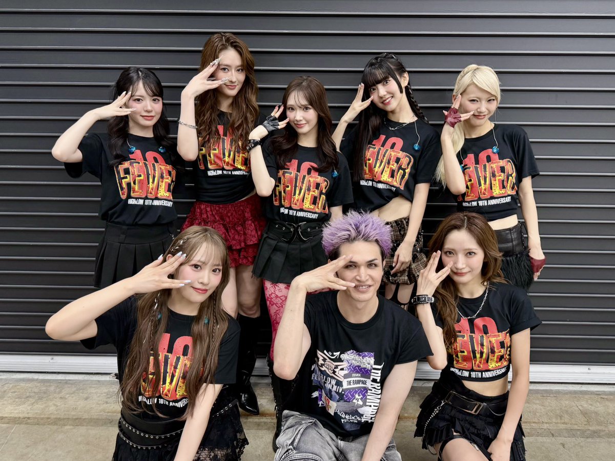 Girls2_official's tweet photo. ️‍🔥𝐇𝐢𝐆𝐇&amp;𝐋𝐎𝐖 𝟏𝟎𝐭𝐡 𝐀𝐍𝐍𝐈𝐕𝐄𝐑𝐒𝐀𝐑𝐘 𝐅𝐄𝐕𝐄𝐑❤️‍🔥

EXILE AKIRAさん、EXILE SHOKICHIさん
川村壱馬さん、与那嶺瑠唯さん
お写真ありがとうございました📸✨
憧れの「HiGH＆LOW」の世界観に
入らせていただくことが出来て嬉しかったです🙇🏻‍♀️

#HiGH_LOW @HiGH_LOW_PR 
#ハイロー10周年 https://t.co/MKYAmffnhn