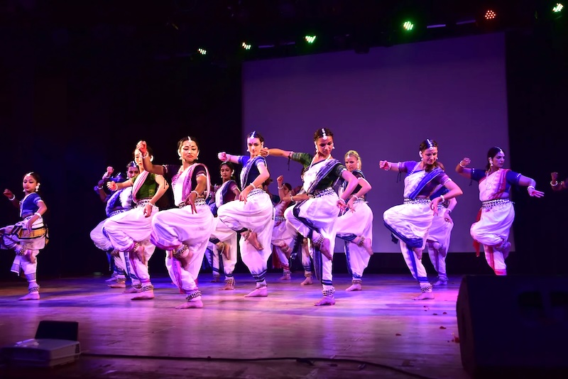 The_Indian_Sun's tweet photo. Monica Sangwan launches #YuvaMahotsav—a festival for Australia-trained classical dancers, fighting the perception they're 'less' than #India-based artists. #Bharatanatyam #Kathak #Kuchipudi #Mohiniyattam &amp; #Odissi on 12 Dec at Dancehouse. #TheIndianSun

🔗 https://t.co/tgHv9OOJKw https://t.co/QosB5XW5Y4