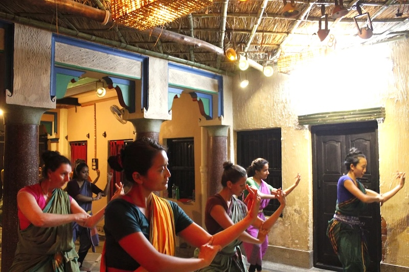 The_Indian_Sun's tweet photo. Monica Sangwan launches #YuvaMahotsav—a festival for Australia-trained classical dancers, fighting the perception they're 'less' than #India-based artists. #Bharatanatyam #Kathak #Kuchipudi #Mohiniyattam &amp; #Odissi on 12 Dec at Dancehouse. #TheIndianSun

🔗 https://t.co/tgHv9OOJKw https://t.co/QosB5XW5Y4