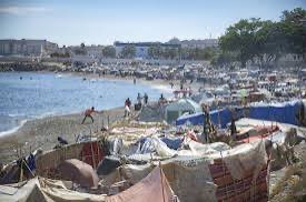 joan161954's tweet photo. Ceuta mira al cielo: la llegada del lluvioso octubre aumenta la amenaza «de un estallido social». Miles de inmigrantes malviven en chabolas improvisadas en las playas, que están lejos de poder hacer frente a las fuertes precipitaciones que se esperan para el próximo mes!!! 🥴🥴🥴 https://t.co/7lSZkkKJGm
