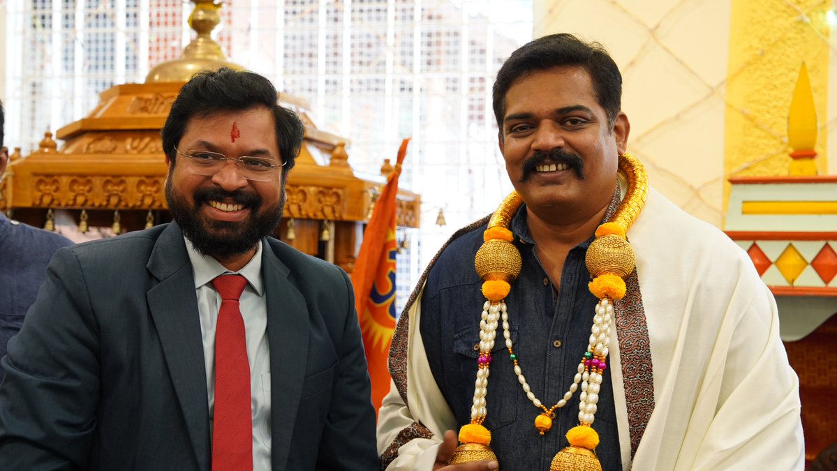 aakashapictures's tweet photo. 𝐓𝐡𝐞 𝐌𝐚𝐠𝐢𝐜𝐚𝐥 𝐌𝐨𝐦𝐞𝐧𝐭𝐬 𝐨𝐟 #𝐁𝐚𝐭𝐭𝐚𝐥𝐢𝐨𝐧𝐌𝐮𝐡𝐮𝐫𝐭𝐡𝐚 𝐂𝐞𝐫𝐞𝐦𝐨𝐧𝐲
#𝐀𝐚𝐤𝐚𝐬𝐡𝐚𝐏𝐢𝐜𝐭𝐮𝐫𝐞𝐬 𝐏𝐫𝐞𝐬𝐞𝐧𝐭𝐬, '𝐁𝐀𝐓𝐓𝐀𝐋𝐈𝐎𝐍' 𝐏𝐫𝐨𝐝𝐮𝐜𝐞𝐝 𝐛𝐲 𝐏𝐫𝐚𝐤𝐚𝐬𝐡 𝐒 𝐁𝐮𝐝𝐮𝐫🎞️
#prakashsbudur #pramodshetty #aakashapictures #battalion https://t.co/kkOSG5vD0j