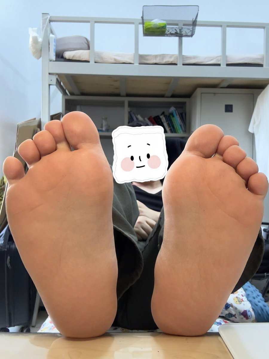 q125293820's tweet photo. 提前祝大家双节快乐🎉
有没有人懂这种灰白拼色的袜子 这款小时候蛮常见的 我个人觉得这款还是🈶独特的魅力的哈哈哈 https://t.co/lBbcFs5DAp