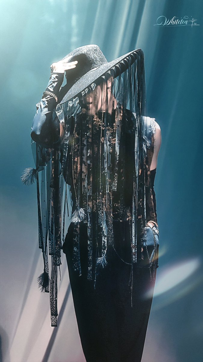 Whitetealvtm718's tweet photo. 26.09.19 Liminal day2
🎩
#태민 #TAEMIN #泰民 #テミン  #LiMiNaL  
#TAEMIN_LiMiNaL_in_seoul https://t.co/k9cHiVQ2fe
