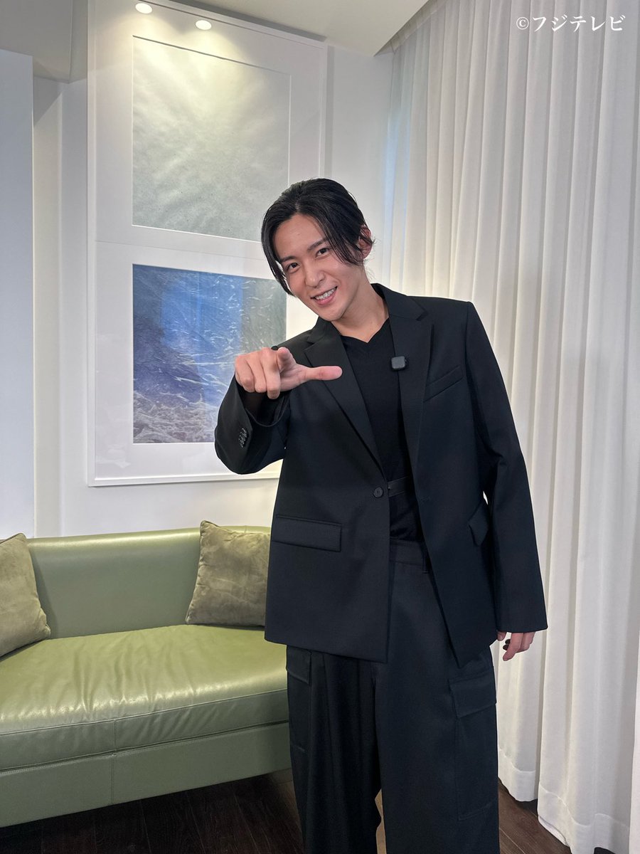 nonstop_fujitv's tweet photo. 🟢あす25日9時50分〜
【#ノンストップ！タブロイド📷】
🔸#FENDI ミラノコレクション🇮🇹
#SnowMan #目黒蓮 さんからメッセージ
カナダでの新相棒とは🖤✨️

🔸#ご当地グルメ が集結！
#日本百貨店 #しょくひんかん で
#TOMORROW_X_TOGETHER が人気のおみやげ探し！
#TXT #セツナハナビ #Setsuna_Hanabi https://t.co/QxSRJQrmBy