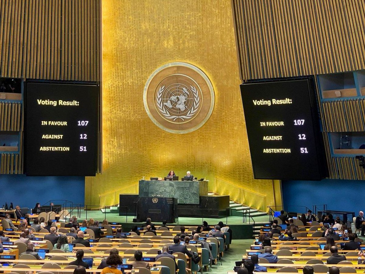 NinaAndrowss80's tweet photo. 51 de state membre ONU au cerut Rusiei să accepte imediat și necondiționat încetarea focului în Ucraina. Într-un moment în care știrile sunt din nou pline de atacuri, orice mesaj diplomatic care vorbește despre oprirea focului merită urmărit. #ONU #Pace https://t.co/XGJm6OII2M