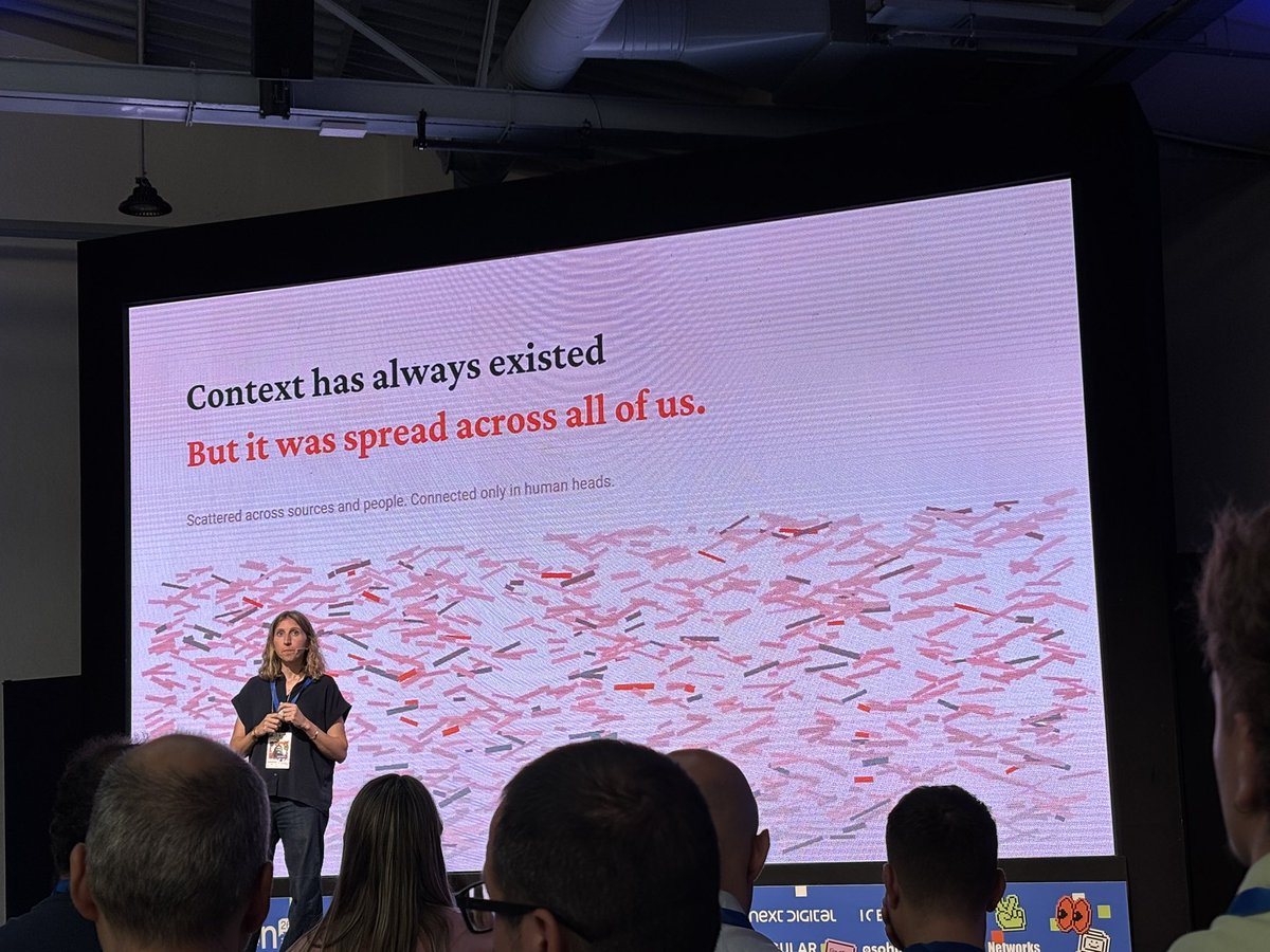 miguelms_es's tweet photo. ¡Inspiradora la charla de @elisenda_bou sobre el contexto! 🔝 en #FredCon26 https://t.co/G26HpiWIM6