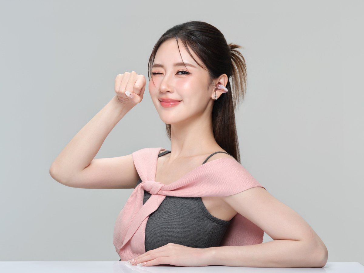 9779us's tweet photo. Special Janeyeh edition Shokz is out!😻

“Meow🐈‍⬛
Shokz OpenDots 2 Purrfect Pink Edition!”

#ShokzTH #BeOpen #OpenDots2 #PurrfectPink
#janeeyeh #เจนเย่ 
[Janeyeh IG, Sept 24, 2026] https://t.co/gvSGXy0COs