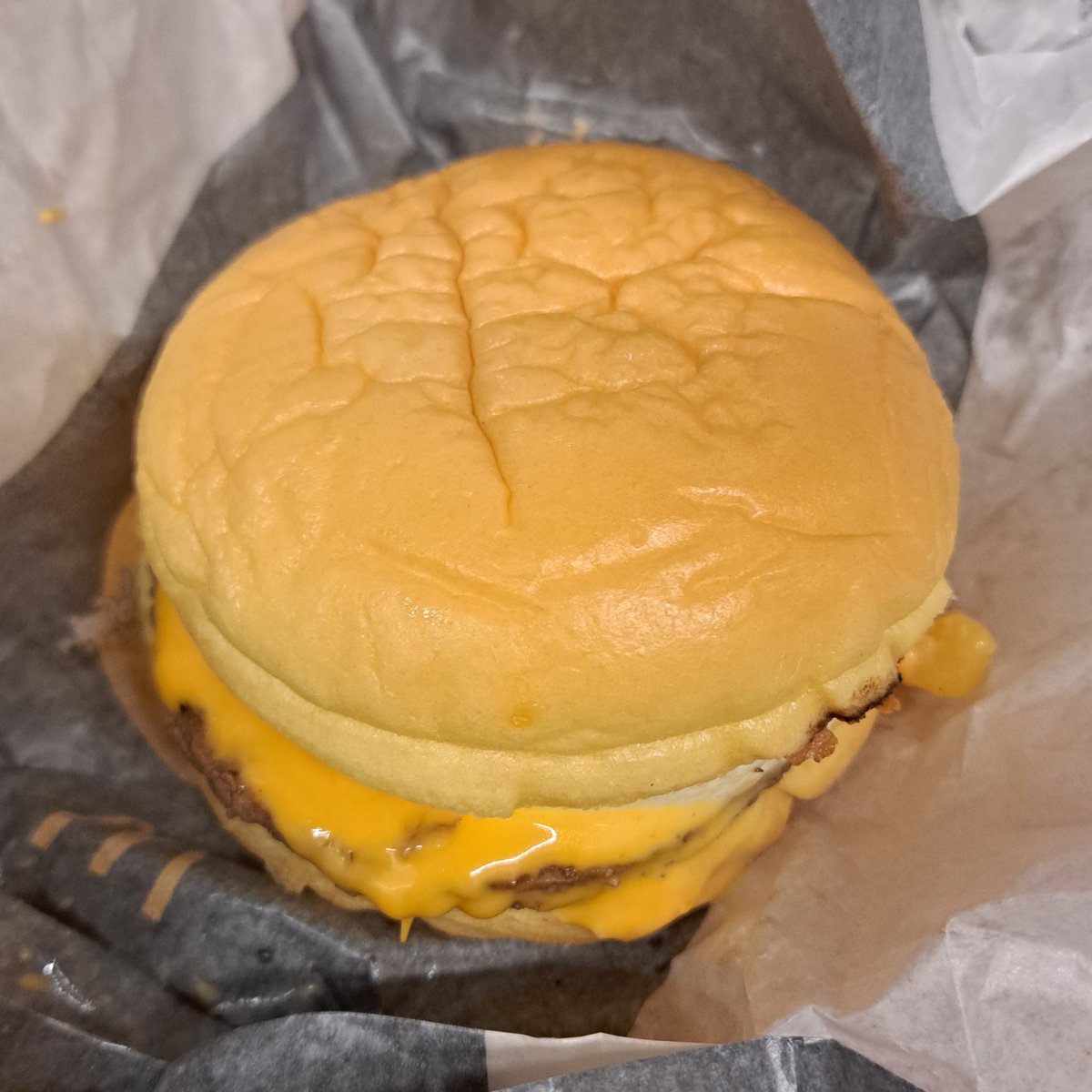 gfy525's tweet photo. いただきました！

🎑🥔🍔😋 https://t.co/mqL9gw1VmD