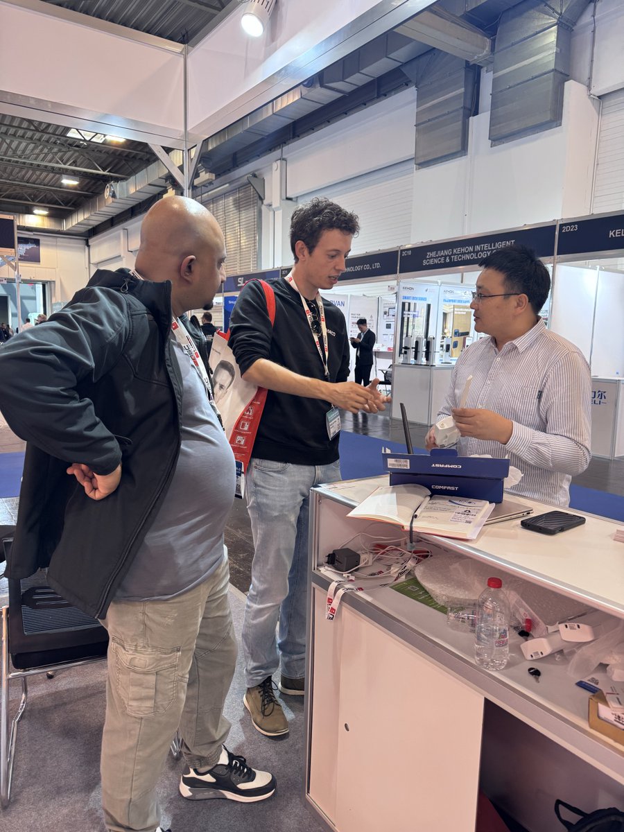 szcomfast's tweet photo. 🤝 Day 3 at #SecurityEssen2026!
Great conversations with distributors, system integrators & ISP/WISP partners about OEM/ODM, outdoor WiFi, wireless bridges & WiFi solutions.
📍 COMFAST | Booth 2C14
🌐 https://t.co/jGqTC1ouCB
#COMFAST #WirelessNetworking #OEMODM https://t.co/xYOdUrEeIr