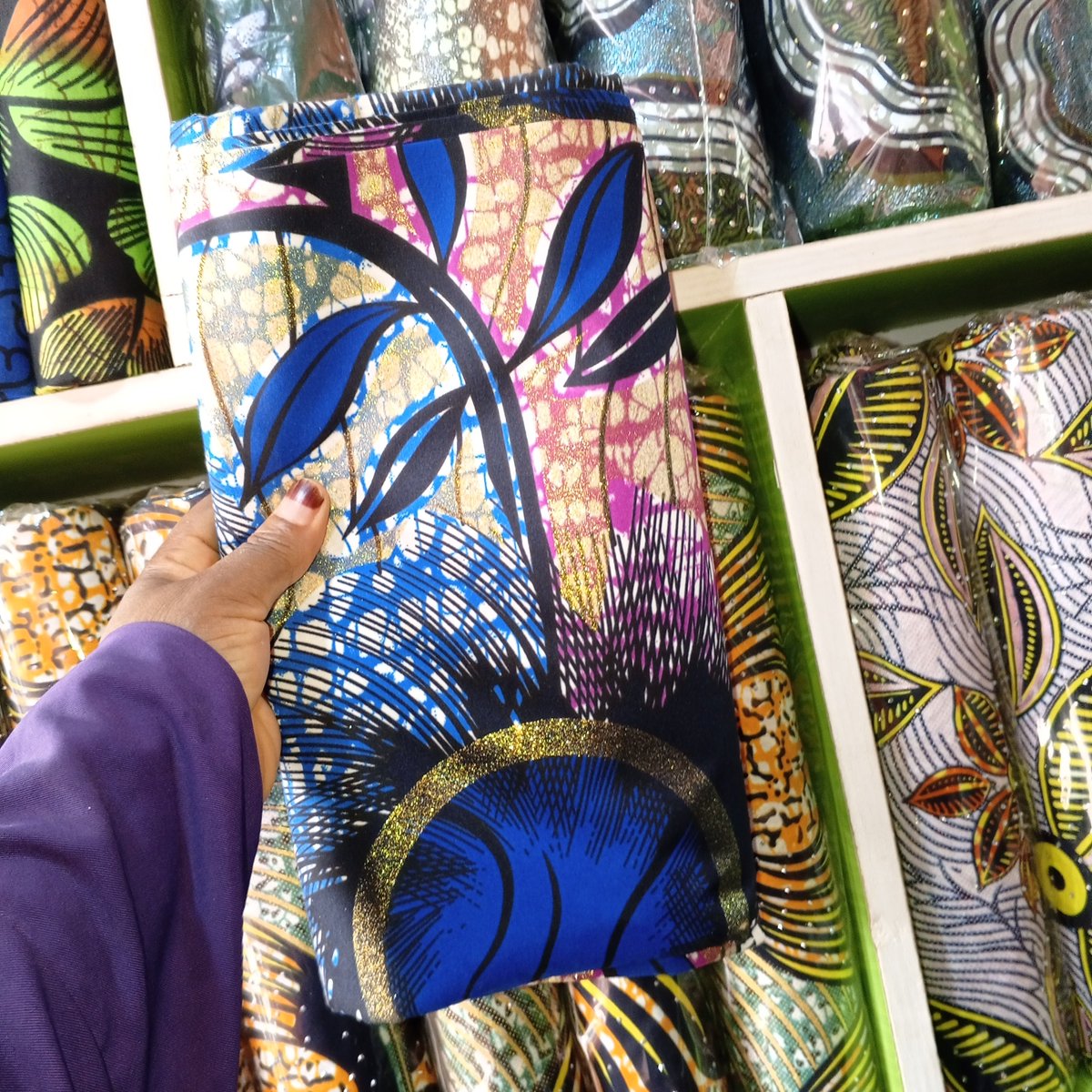 naffaish01's tweet photo. Really in need of patronage wallahi
12k per 6 yards.
Location is ilorin but delivery nationwide 
My DM is pretty much Open https://t.co/QxICW1TS2U