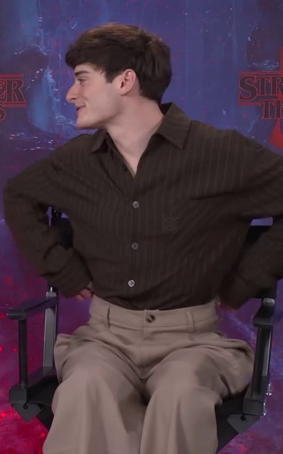 wisebyhop's tweet photo. Noah’s 🤏 waist appreciation post https://t.co/9aJ8vMaqoe