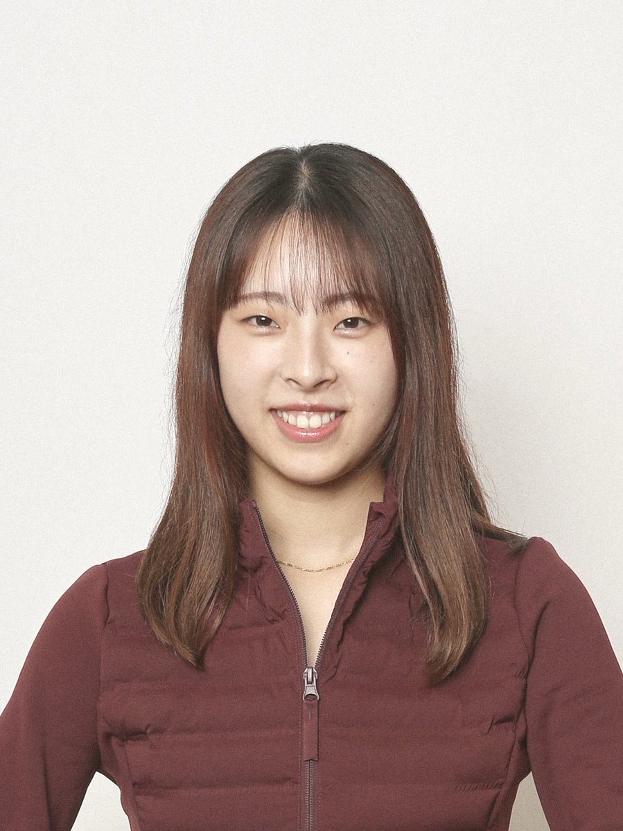 TeamSISTERIA's tweet photo. 東野 愛華 | Manaka Higashino

国立大学スケート部元主将。大学では心理学を学び、相手を汲み取る力を武器にチームの一体感を支える。長年演奏しているチェロで磨いた確かな音感を持つ、チームのメトロノーム。

#teamsisteria #synchro9 #synchronizedskating #シンクロナイズドスケーティング https://t.co/bLQrKoKAGX