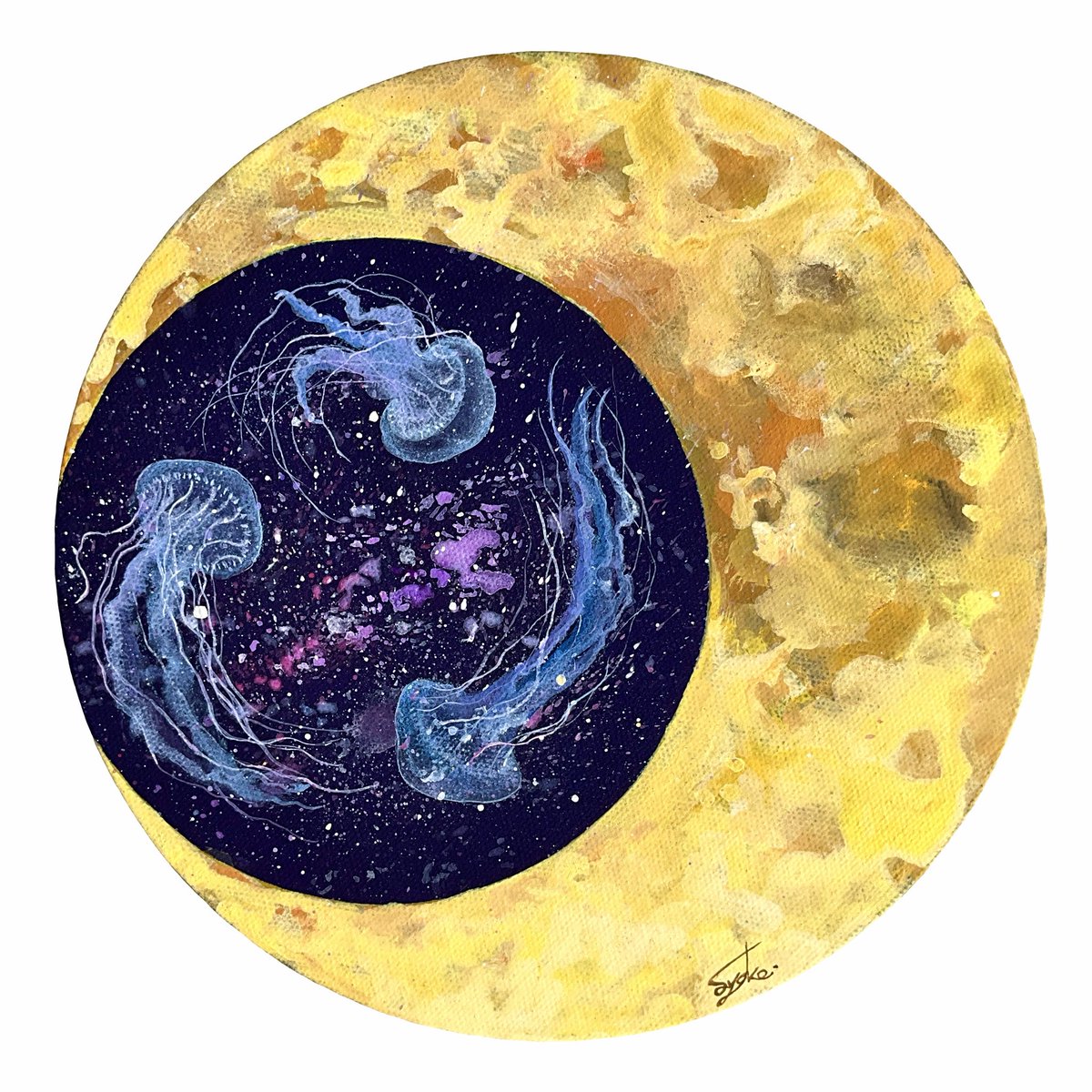 shokorian0122's tweet photo. 「Moon」（直径20cm円形）
キャンバスにアクリル

星空をたゆたうクラゲたちを描きました🌙🌌

#イラスト
#絵柄が好みって人にフォローされたい https://t.co/SoxzYHdSvD