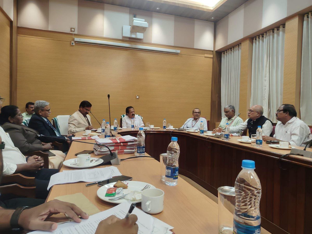 chennithala's tweet photo. Presided over a high-level meeting with the Kerala Lok Ayukta in Thiruvananthapuram today.

Lok Ayukta Justice N. Anil Kumar, Upa Lok Ayuktas Justice Ashok Menon and Justice Shercy, Director General of Prosecution T. Asaf Ali, Additional Chief Secretary (Home & Vigilance), Law Secretary and senior officials attended the meeting.