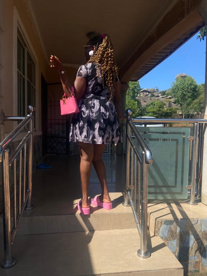 HantsiDeborah's tweet photo. I was just a fresh graduate 🤭🥰 https://t.co/tWUNxXwzg7