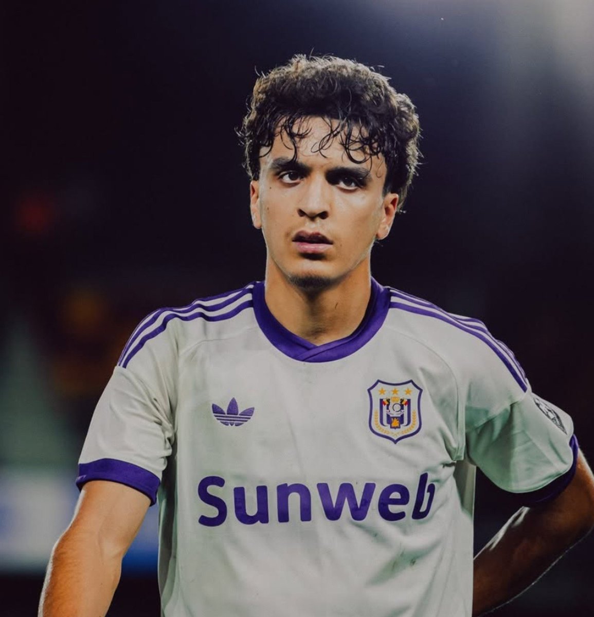 ActuFootMaroc's tweet photo. 🚨 𝗘𝗫𝗖𝗟𝗨 𝗔𝗙𝗠 ! L'Olympique Lyonnais 🇫🇷 est tombé sous le charme de Ali Maamar ! 🇲🇦🔴🔵

L'intérêt est confirmé pour le latéral d'Anderlecht, que Lyon a affronté en Europa League. 🦁

Plusieurs clubs anglais sont aussi venus aux renseignements ! 👀 https://t.co/v1ZFYTL27e