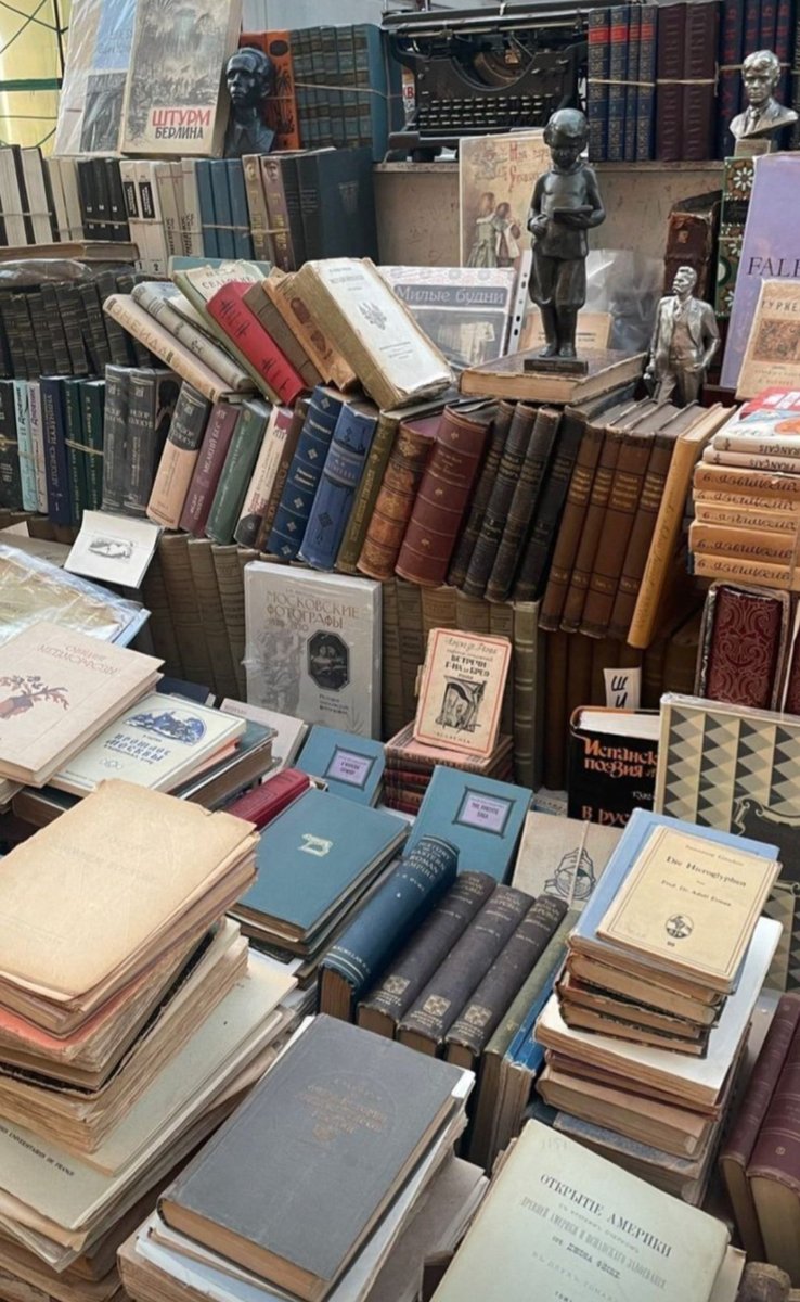 Pergament_F's tweet photo. "Books bring order to thought."
Camus https://t.co/cEc5HCO6Ol