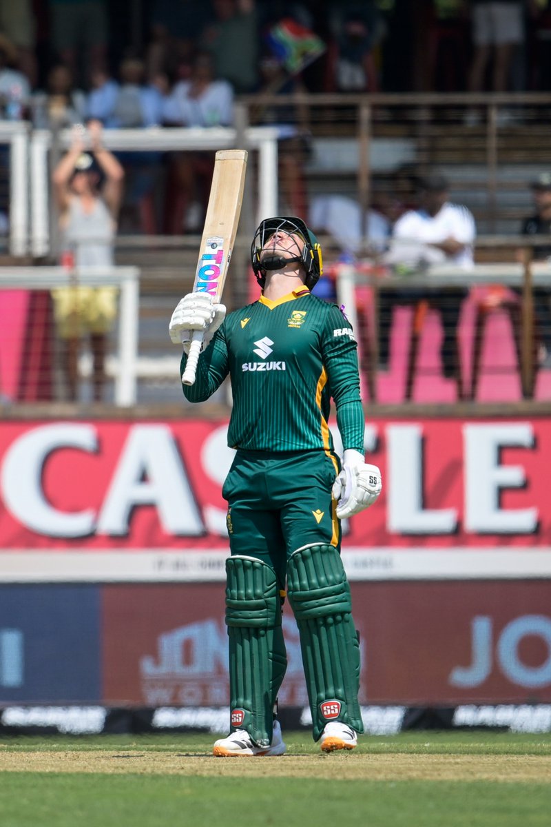 ProteasMenCSA's tweet photo. 30 Overs Down 🏏

#TheProteas are 132/4 after 30 overs, with Matthew Breetzke leading the way on 63 runs. 🇿🇦

We’re into the final 20. Time to shift through the gears. 💪

#Unbreakable https://t.co/zji9tP4add