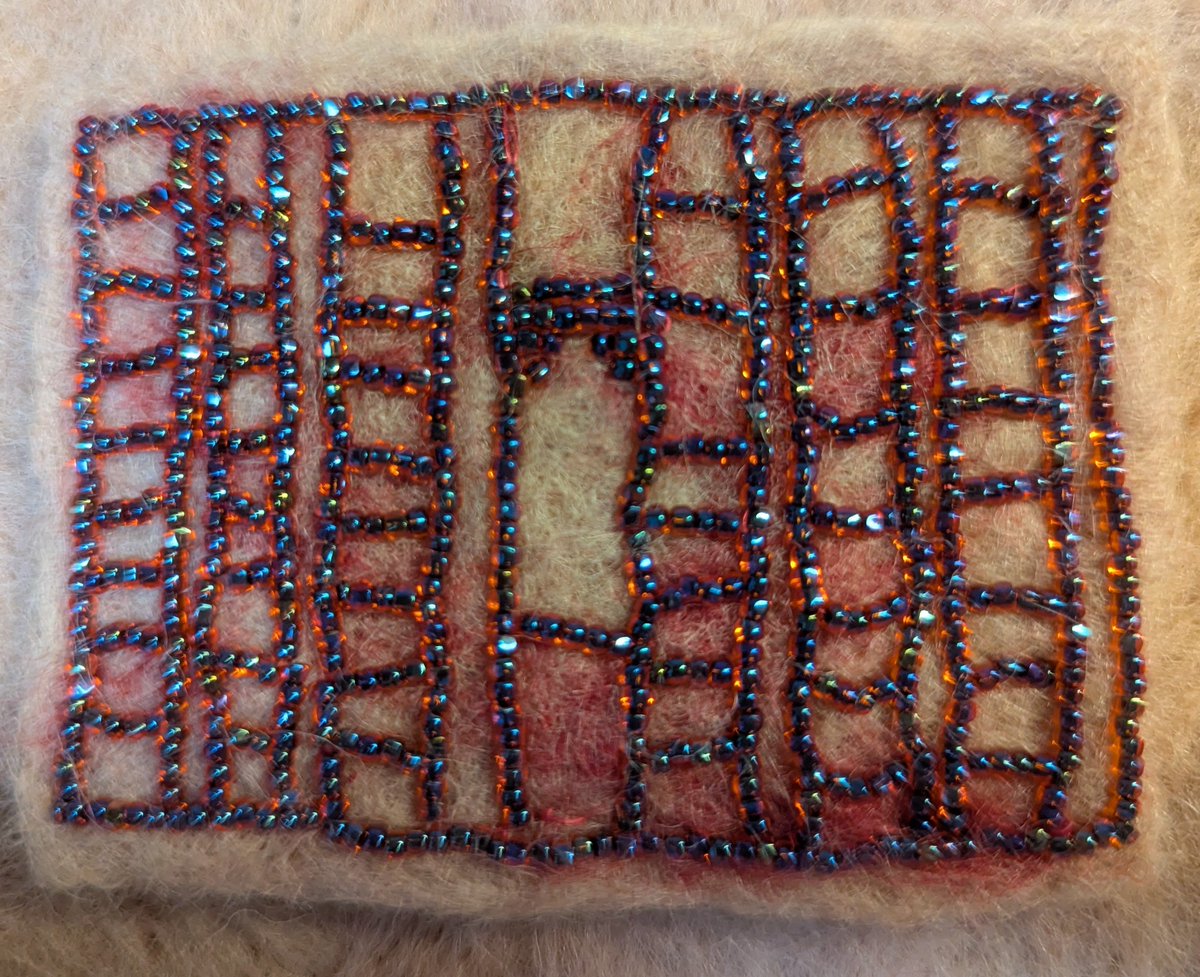wtiskeb57's tweet photo. 羊毛フェルトにビーズ刺繍。 https://t.co/9HHEISIn7p