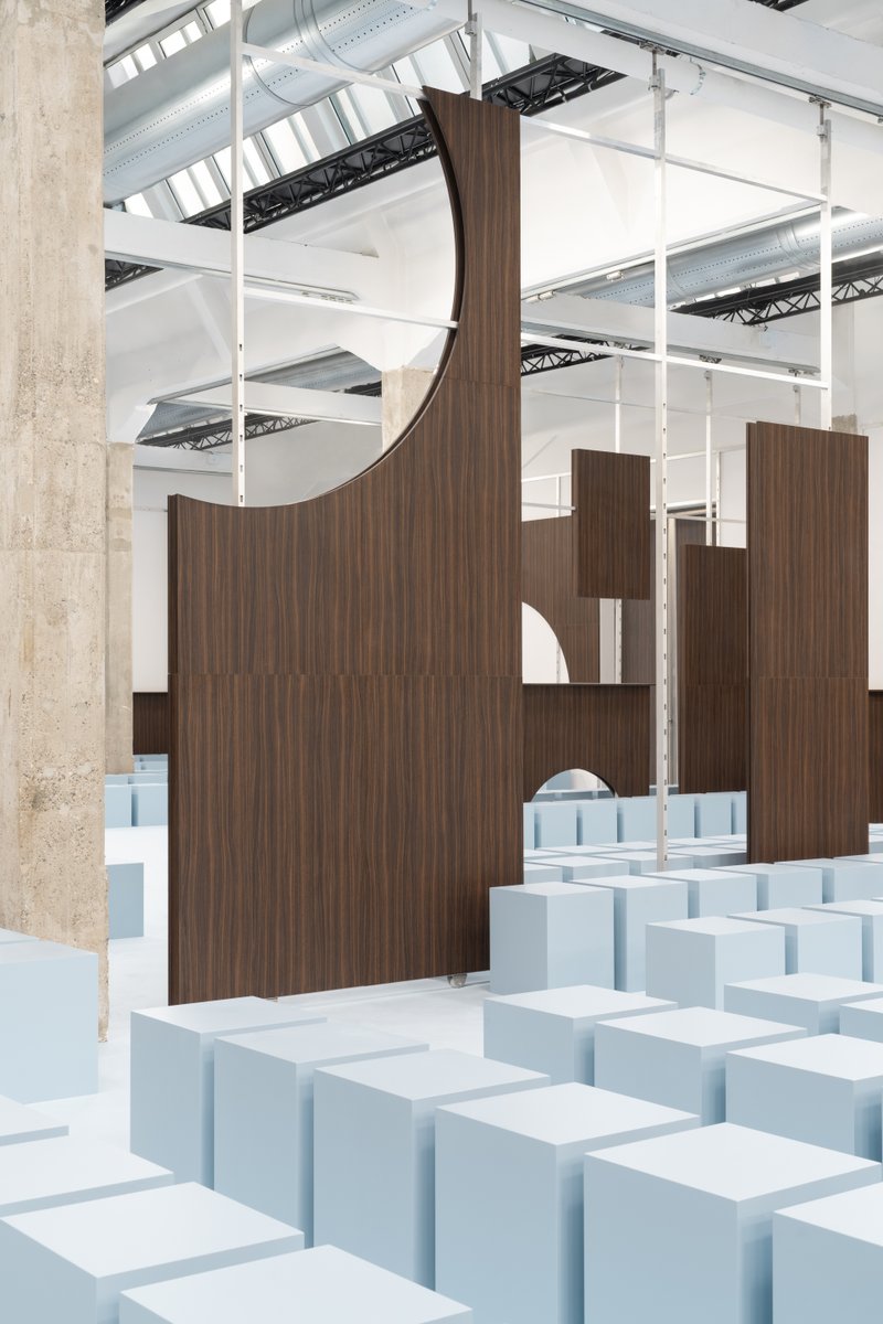 marniofficial's tweet photo. For Marni’s Spring/Summer 2027 show, Creative Director Meryll Rogge collaborated with design studio Formafantasma on a set that carries forward the material and spatial approach developed for the previous season. https://t.co/Lsifu1AIWT