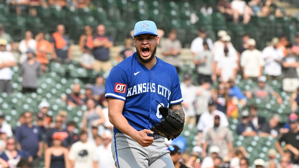 JuniorMatrille's tweet photo. José Miguel Fermín conecta dos hits y Steven Cruz logra su octavo salvamento
https://t.co/QpBKHF7jnS https://t.co/G3xQ9dlsWl