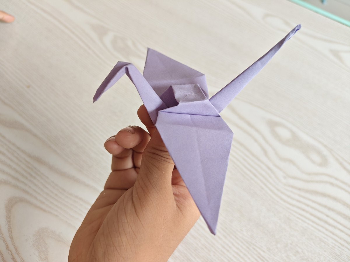 farouk_yan's tweet photo. Looking to pick up a new hobby this weekend Try paper folding! It’s cheap, calming, and you’ll even get cute little works to display. Start with simple cranes first – super beginner-friendly!， https://t.co/OypXASxMFb