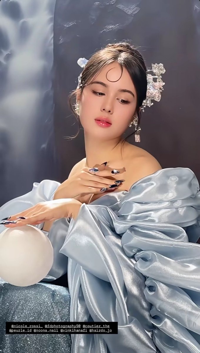 Nabiillla_09's tweet photo. YA AMPUN SISSY?! 😭✨ INI CANTIKNYA UDAH LEVEL BARBIE HIDUP &amp; BIDADARI. Sumpah, indah banget mata gak bisa berpaling! 🤍🔥 https://t.co/OD5oxELxPO