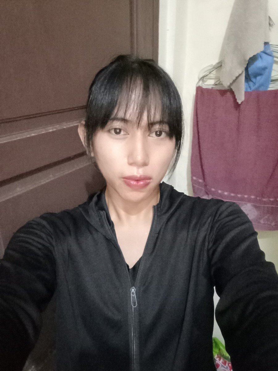 thaitea007's tweet photo. Orang2 pada pinter makeup yaa🤔🤔 aku sekalinya coba pake makeup malah kaya pulu2 wkwkwk😂😂😂

#femboy
#caritemanjkt https://t.co/mtlTCF6gRA