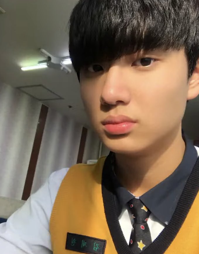 _lovond's tweet photo. 서공예 김재원 또 너무 좋네 . . 더 줘🫴🏻 https://t.co/A1JWkuPJQ9