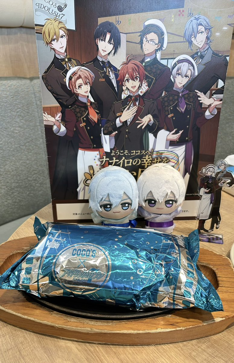 knu_disk's tweet photo. アイナナ×ココスコラボ3弾🌈
初のアクアパッツァおいしかった！！
めっぞのアナウンスにこにこしながら聴いてた️🩵💜
しあわせな気持ちになる️*ˊᵕˋ*
カードは推しだけ来ず…
交換見つかるといいな😿 https://t.co/KCyvui2c1c
