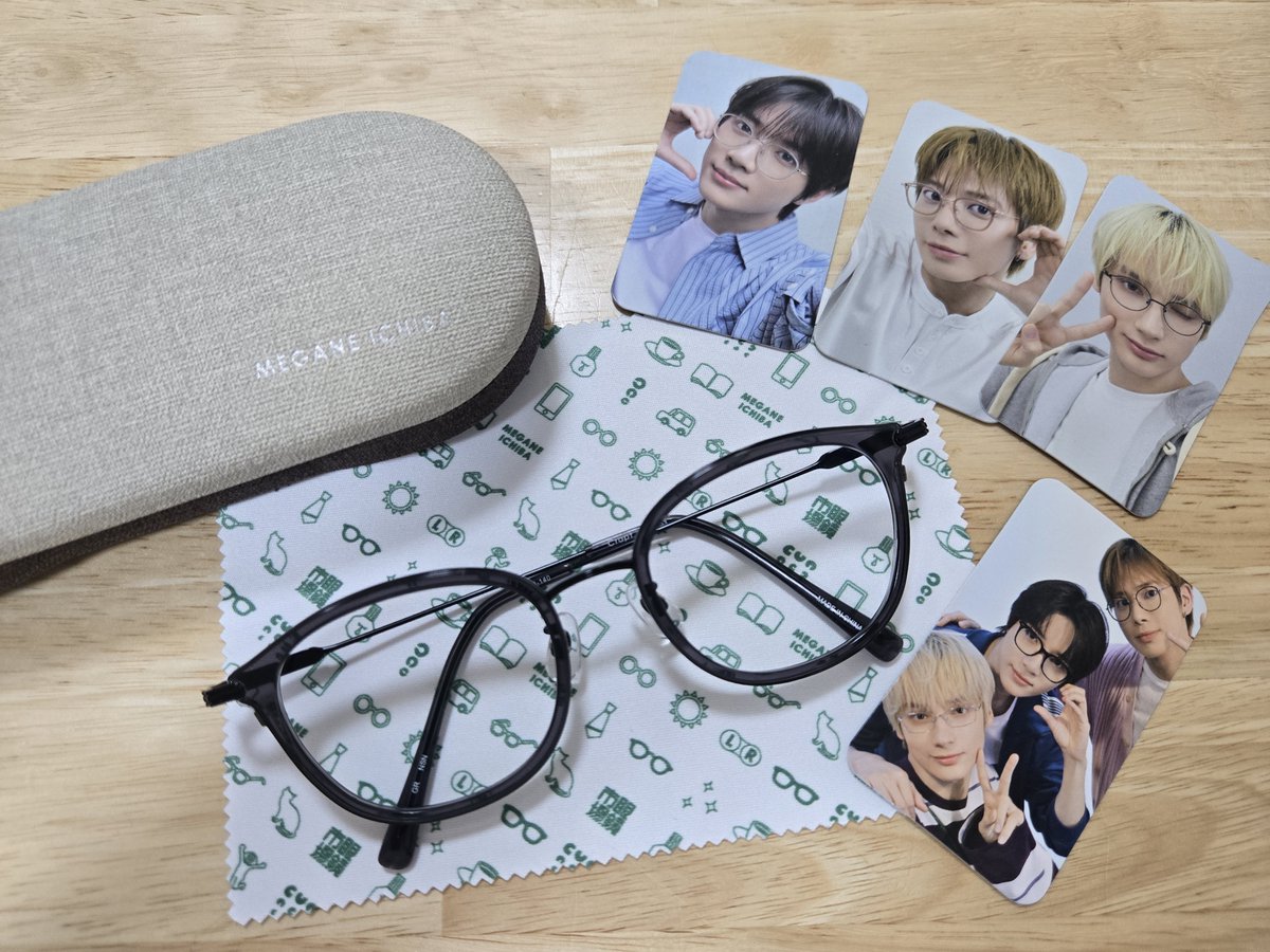 ha211221's tweet photo. 最近文字が見にくくなってきたのでメガネデビュー👓スタッフの方が親身に相談に乗って下さり、自分にピッタリの1本が見つかりました😆老眼というネガティブな体の変化もこのキャンペーンのおかげでポジティブに捉えることができてとても良かったです🧚‍♀️ありがとうございました✨ https://t.co/Z80BK8iKZa