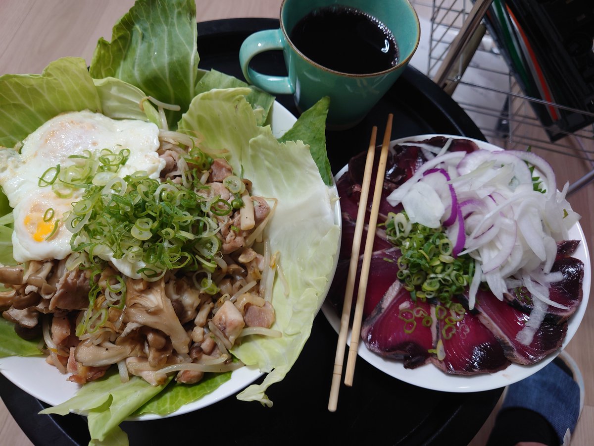 kmdreamjourney's tweet photo. タンパク食生活も、ボチボチレシピに飽きてきまして、何かアイデア有りますか？
カツオばっかやから飽きたと言うか、変わる他の高タンパク低カロリー食材も食したいものです🐟️
勿論グラスの中身はお茶でも何でも無く、赤ワインです🙇🍷
後、減量で顎のシワが目立ってきてるのも悩みです笑

#減量中 https://t.co/mBQZEyVRcX