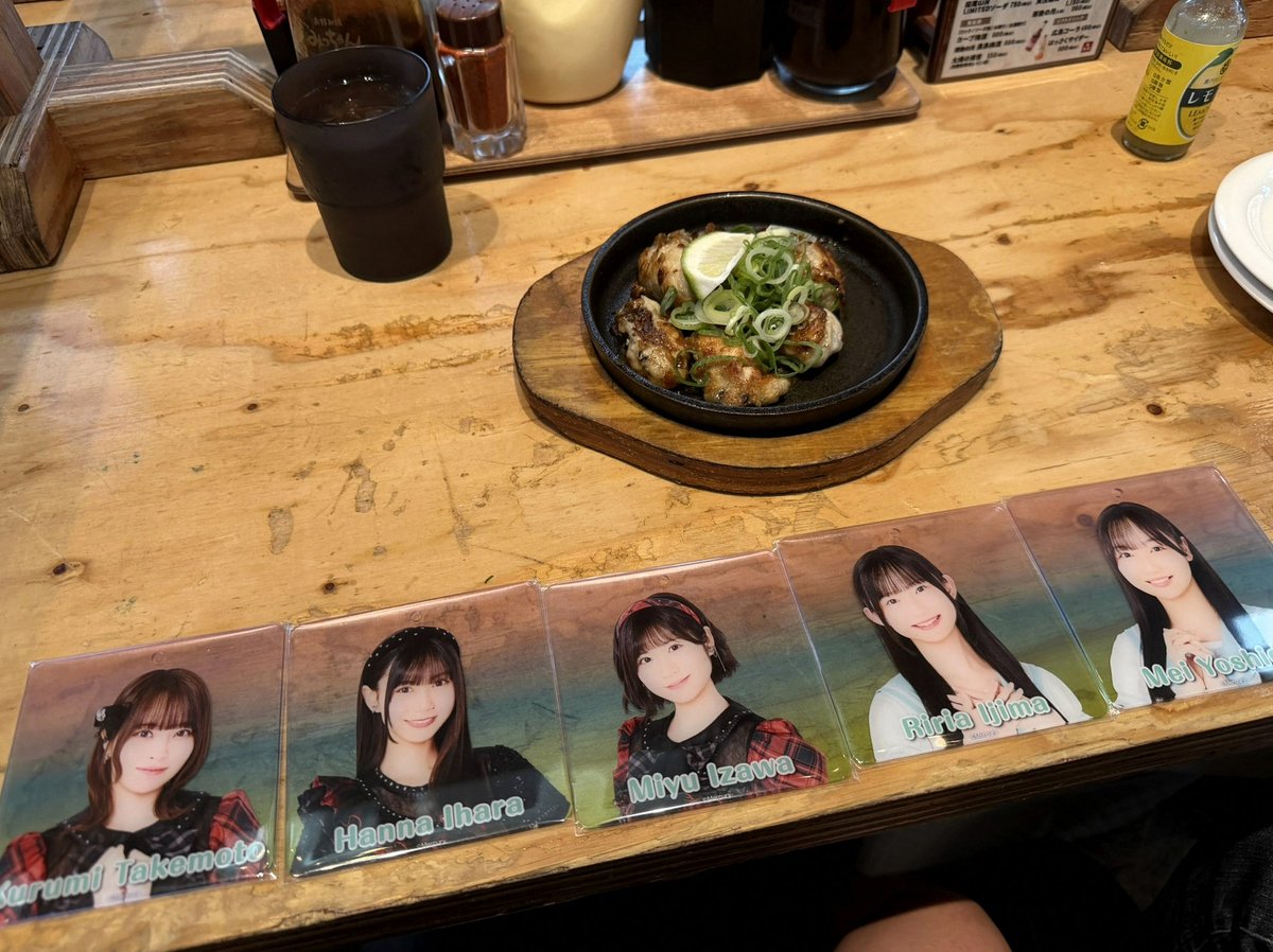 itsdenblink's tweet photo. 元気なさ過ぎて何かするのがしんどくて何もしないでいたら、何も出来ない事で悲しくて泣きそうになり、とにかく描きなさい！と腕に描かせたら、ちょびっとだけ楽しい気持ちがわいてきた https://t.co/z7m6XE4yC2