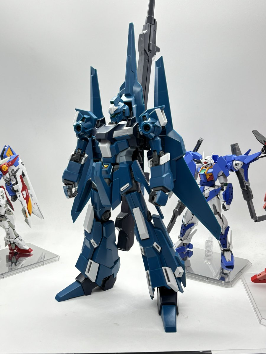 katorea19's tweet photo. リゼル隊長機完成
元のカラーより結構変更して中々良い感じに塗装出来たと思う
#プラモデルライフ https://t.co/Uh5W2WN9vx