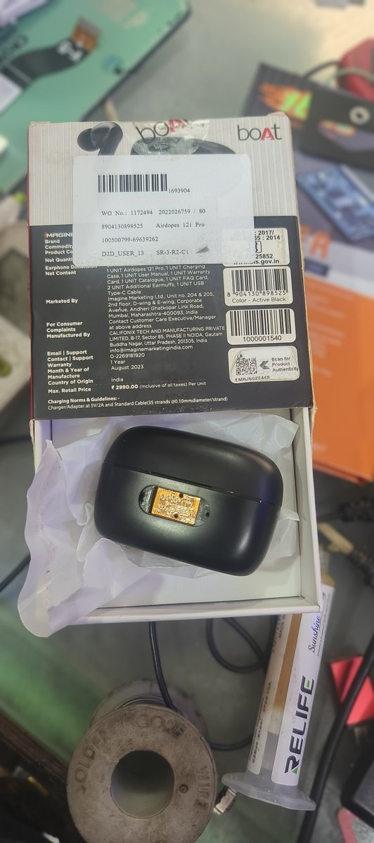 Shubha33214's tweet photo. @amangupta0303
@RockWithboAt 
Don't buy boat products
They harrase customers on the name of replacement
I received a damaged replaced product after 8 days 
And one side of the new product is also not working 🤣🤣 https://t.co/KiTuFJf7ai
