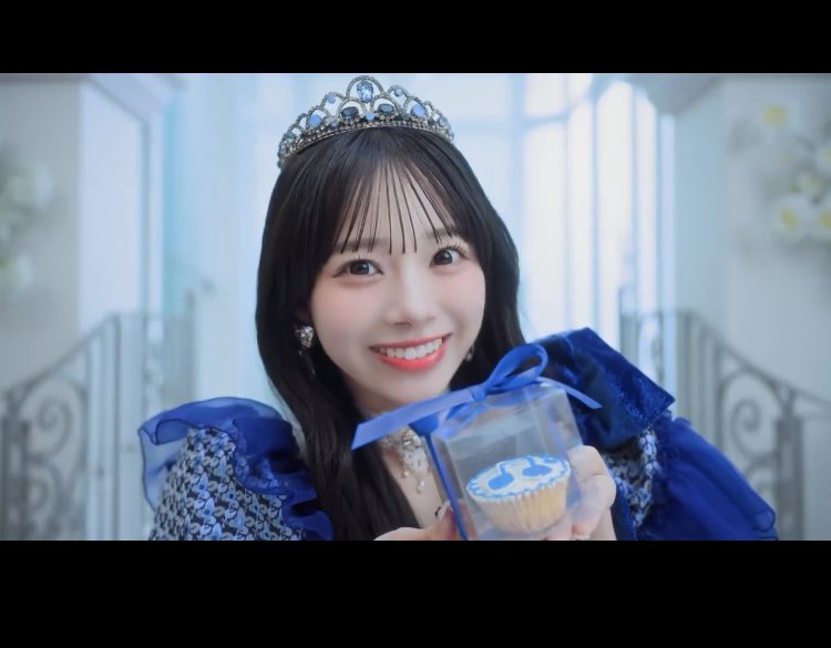 cs_yz_19's tweet photo. ご褒美しよっ！のあやのちゃん可愛すぎてて好きすぎる💙

この衣装、メンバーによって形とか違うから、初期のときみたいな感じで良い‼️

あやのちゃんの笑顔が1番大好きです！

 #増田彩乃
 #あやのといっしょ
 #きゅーすと https://t.co/hb75KJ17D5