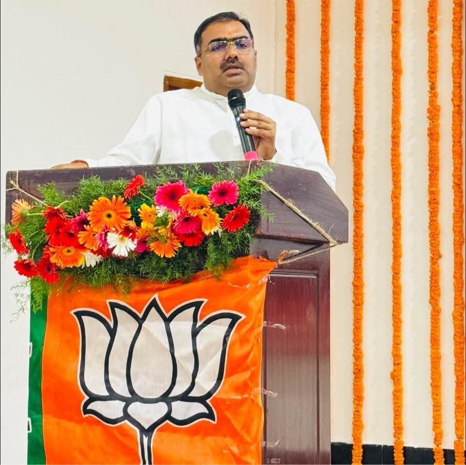 RSDhakadBjp's tweet photo. आदरणीय श्री @chshekharbjp जी भाईसाहब को भारतीय जनता पार्टी में नवीन दायित्व @BJP4MP के संगठन महामंत्री नियुक्त होने पर हार्दिक बधाई और अनंत शुभकामनाएं। 💐 💐
निश्चित रूप से आपके मार्गदर्शन एवं पथप्रदर्शन से हम सभी कार्यकर्ताओं को एक नई ऊर्जा एवं दिशा मिलेगी।
@BJP4India
@BJYM https://t.co/VRfXatOB3z