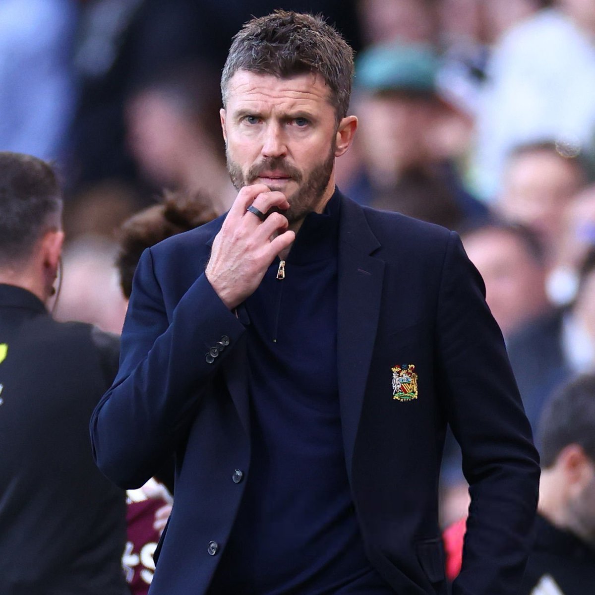 FergieLadsID's tweet photo. 🚨 Carrick membawa United ke posisi ketiga — setelah finis di posisi ke-15 di bawah Ruben Amorim — adalah ALASAN klub bisa melaporkan keuntungan rekor secara keseluruhan, karena pendapatan siaran melonjak £33,9 juta. Pendapatan komersial dan pendapatan hari pertandingan United turun karena United tidak berada di Eropa dan tidak memiliki sponsor kit latihan.

[@lauriewhitwell,@TheAthleticFC]