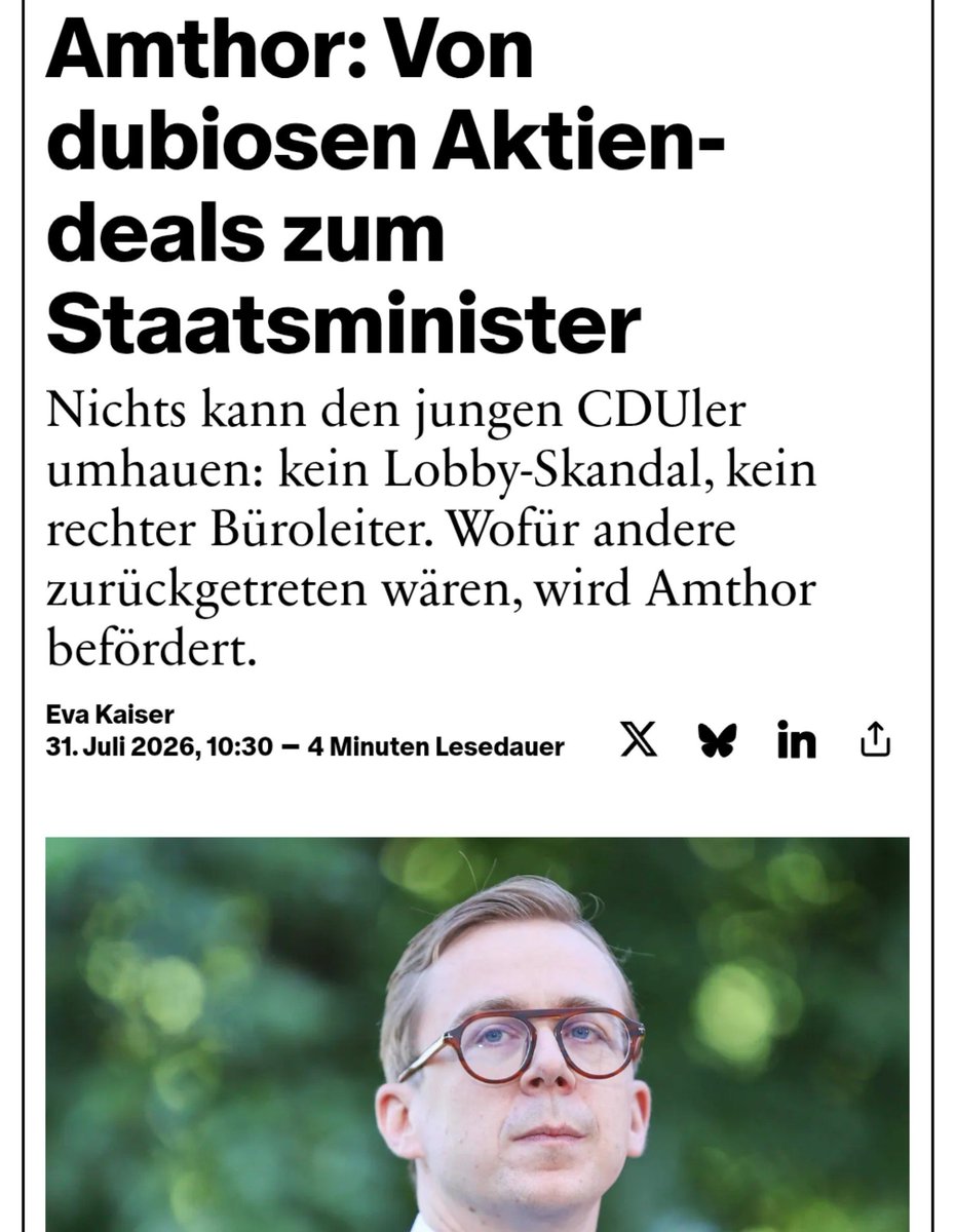 Amira_M_Ali's tweet photo. Philipp Amthor 2020: Zieht sich nach der Augustus-Intelligence-Lobbyaffäre aus dem Amri-Untersuchungsausschuss zurück.

Philipp Amthor heute: Staatsminister im Bundeskanzleramt, kommissarischer CDU-Landesvorsitzender in Mecklenburg-Vorpommern – und insgesamt rund 24.000 Euro monatliche Bezüge.

In der CDU braucht es keinen Anstand, um auf Kosten der Steuerzahler große Karriere zu machen.