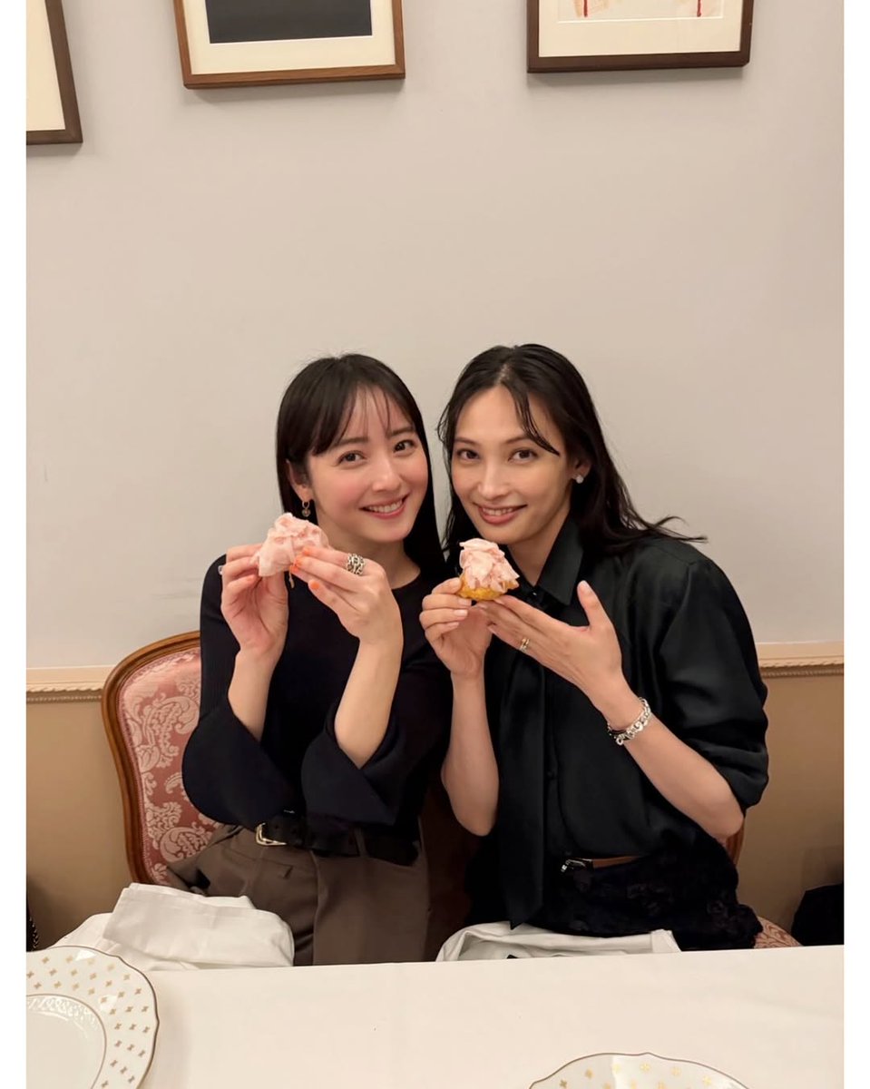 SPAWNEYCOCK's tweet photo. 。
珍しく東京に雪が積もった景色⛄️
朝起きて、子供達が「雪たくさんだねぇ」と嬉しそうにはしゃぐ姿を見て、ほっこりしました❄️
有難いことに本日、３８歳の誕生日を迎えました😊
感謝です✨

先日は、誕生日が近い絢のお誕生日を一緒にお祝いしてもらいました https://t.co/x3wK7TJBTQ