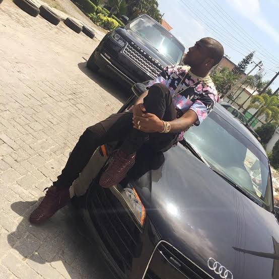 Moweyyyy184273's tweet photo. Davido wan use swag wound them 😂🔥🔥 https://t.co/UPrT57K1VA
