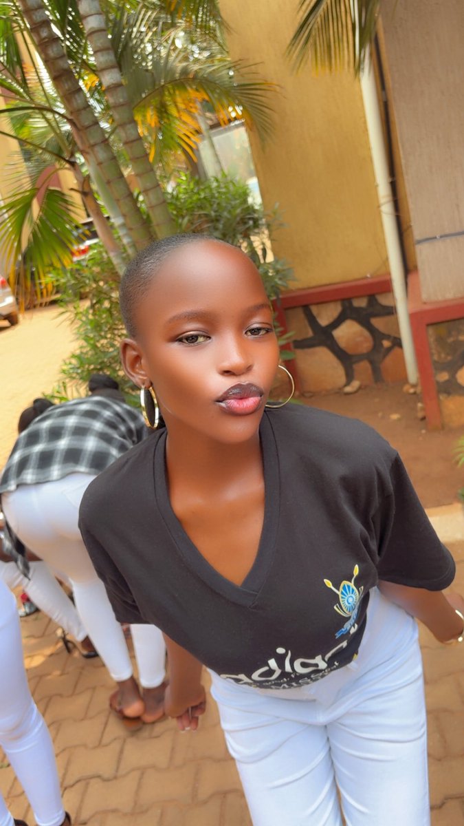 EricaSanyu033's tweet photo. Happy birthday beautiful queen Nanono blessings follow you always and forever.
Miss heritage Buganda 
Miss Kyadondo
Miss Africulture
On this beautiful day I celebrate you my dear friend ❤️❤️🤗🤗💃🏼 https://t.co/zOcPAaoGvI