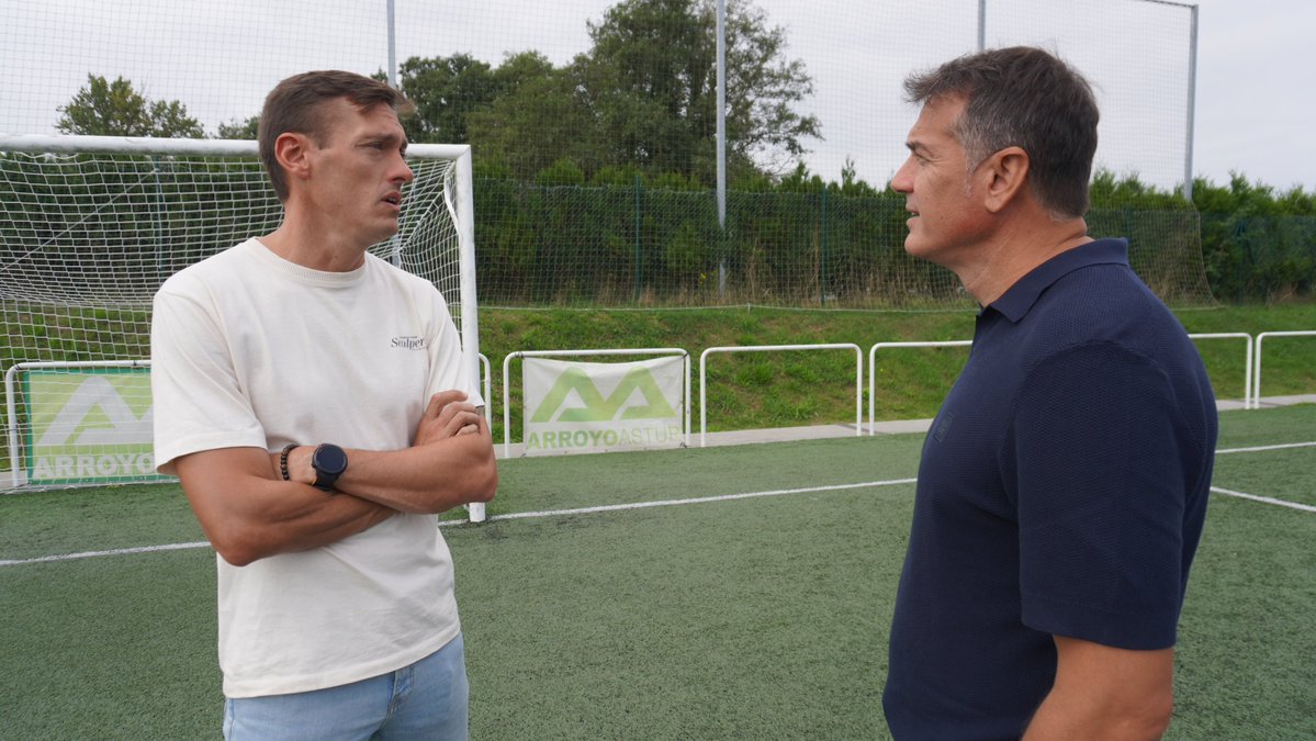 SelAsturfutbol's tweet photo. 𝘼𝙉𝙐𝙉𝘾𝙄𝙊 𝙊𝙁𝙄𝘾𝙄𝘼𝙇

☑️  Dani Lozano es el elegido por @Esteban1portero como seleccionador de porteros de los combinados masculinos de las @SelAsturfutbol

Además de las sesiones semanales programadas, se realizarán entrenamientos específicos de porteros https://t.co/3B0lq92LRU